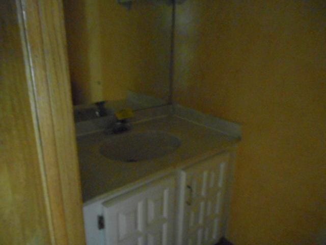 464 Buchanan Ct, Vernon Hills, IL 60061 - bathroom featuring vanity