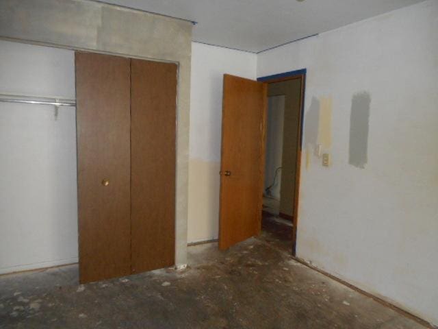 464 Buchanan Ct, Vernon Hills, IL 60061 - unfurnished bedroom featuring a closet