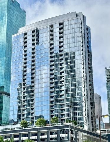 240 E Illinois St Unit 606, Chicago, IL 60611 - view of property with a city view
