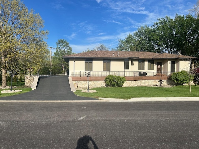 1S701 Eisenhower Rd, Oakbrook Terrace, IL 60181 - single story home with stucco siding and a front yard