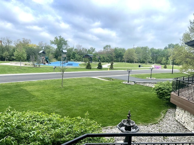 1S701 Eisenhower Rd, Oakbrook Terrace, IL 60181 - view of green lawn