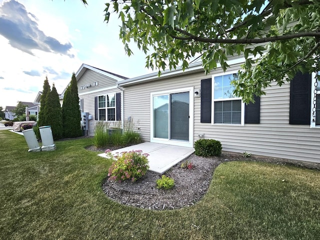 1847 Southern Cir, Pingree Grove, IL 60140 - rear view of house featuring a yard and a patio area