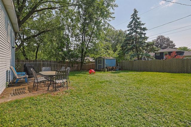6124 Chase Ave, Downers Grove, IL 60516 - fenced backyard with a shed