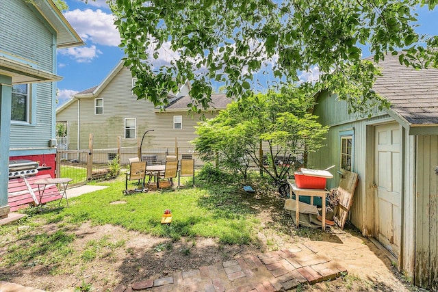 138 N Elm St, Paxton, IL 60957 - view of yard