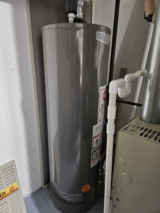441 Commanche Trl, Wheeling, IL 60090 - utilities featuring gas water heater