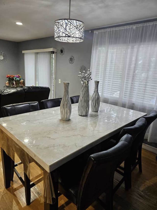 441 Commanche Trl, Wheeling, IL 60090 - dining area featuring wood finished floors and recessed lighting