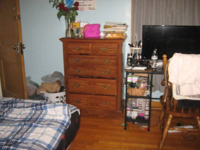2339 N Kilbourn Ave, Chicago, IL 60639 - bedroom featuring wood finished floors
