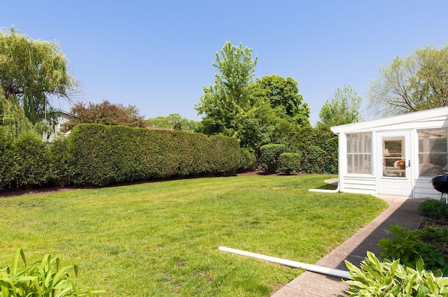 1128 N King Charles Ct, Palatine, IL 60067 - view of grassy yard with a sunroom