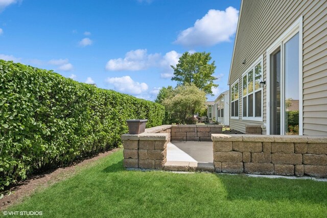3332 Sheridan Ln, Mundelein, IL 60060 - view of grassy yard