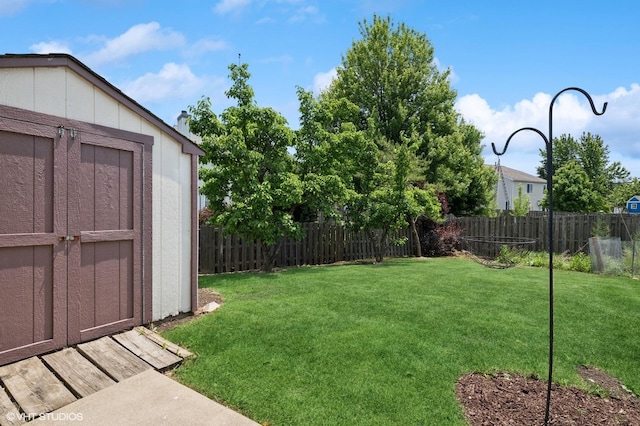 955 S Roxbury Ct, Round Lake, IL 60073 - fenced backyard with a storage shed