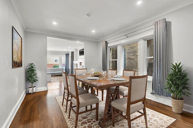 6210 N Francisco Ave, Chicago, IL 60659 - dining room with ornamental molding, wood finished floors, baseboards, and recessed lighting