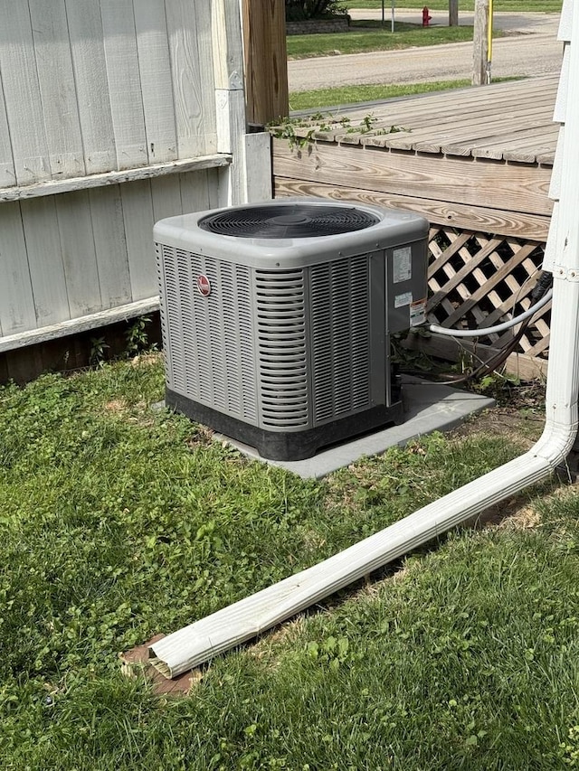 26 Elm Pl, Princeton, IL 61356 - exterior view of cooling unit