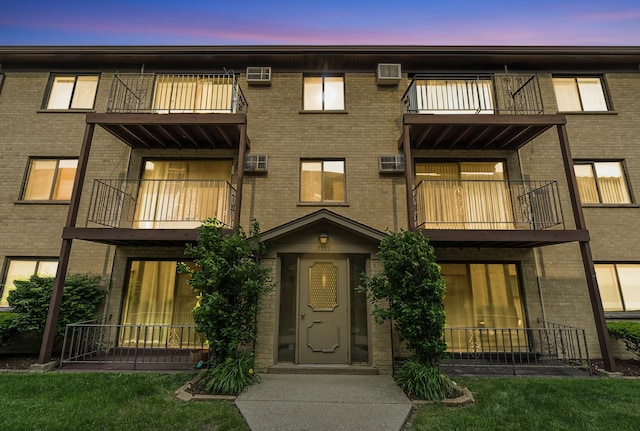 7202 W Wrightwood Ave Unit 2S, Elmwood Park, IL 60707 - view of property at dusk