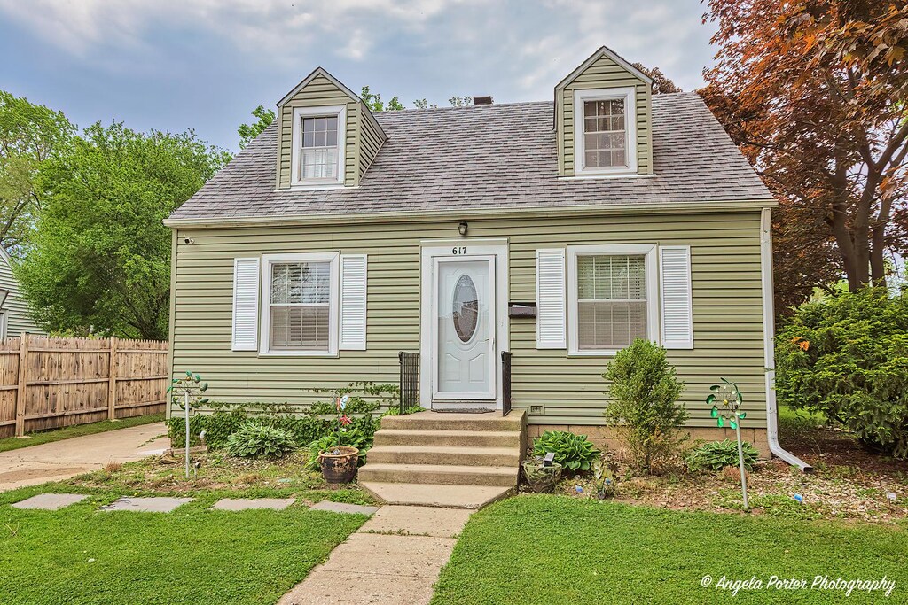 617 Colville Pl, Waukegan, IL 60087 - photo 1