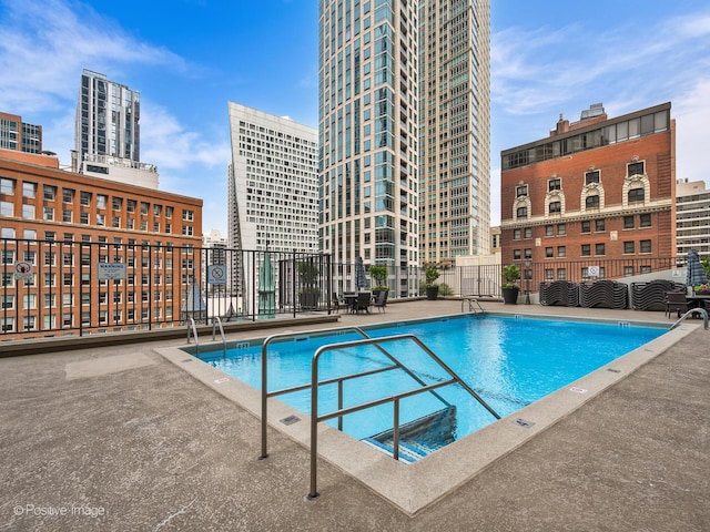 111 E Chestnut St Unit 40C, Chicago, IL 60611 - community pool with a city view and a patio area