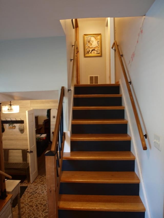 111 Magnolia Ln, Lindenhurst, IL 60046 - view of stairs