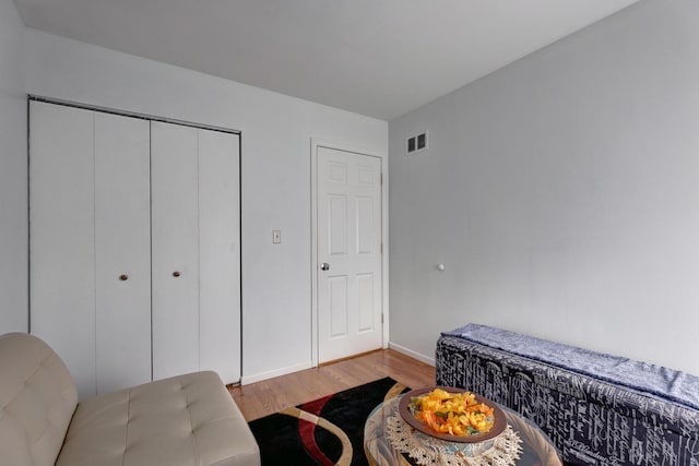 833 Summerfield Dr, Roselle, IL 60172 - sitting room featuring wood finished floors and baseboards