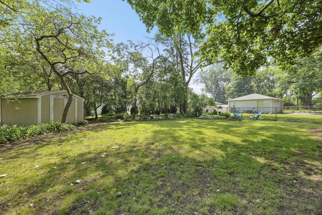 931 Sunset Rd, Wheaton, IL 60189 - view of yard with view of wooded area