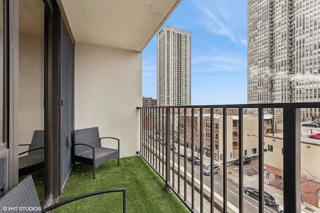 1636 N Wells St Unit 615, Chicago, IL 60614 - balcony featuring a city view