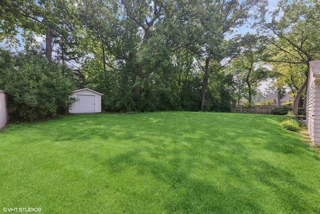 359 N Shady Ln, Elmhurst, IL 60126 - view of yard