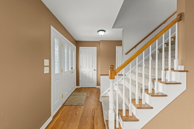926 Navajo St, Carol Stream, IL 60188 - foyer entrance featuring wood finished floors and stairway