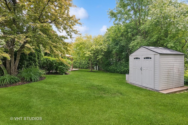 1981 White Oak Dr, Algonquin, IL 60102 - view of green lawn