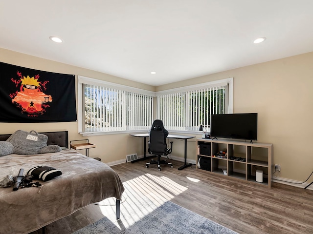 225 S Gladstone Ave, Aurora, IL 60506 - bedroom with wood finished floors, recessed lighting, and baseboards