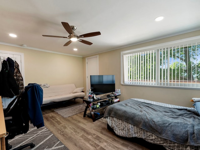 225 S Gladstone Ave, Aurora, IL 60506 - bedroom featuring wood finished floors, ornamental molding, recessed lighting, and a ceiling fan