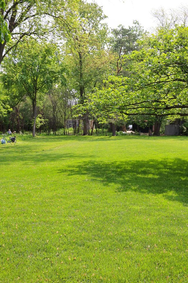 123 Happ Rd, Northfield, IL 60093