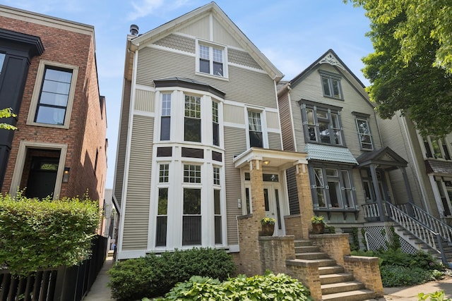 1325 W Wolfram St Unit 3, Chicago, IL 60657 - view of victorian home