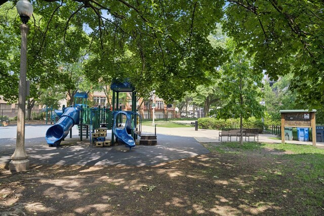 1325 W Wolfram St Unit 3, Chicago, IL 60657 - view of community playground