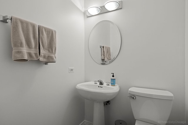 333 N Jefferson St Unit 307, Chicago, IL 60661 - half bathroom with toilet and a sink