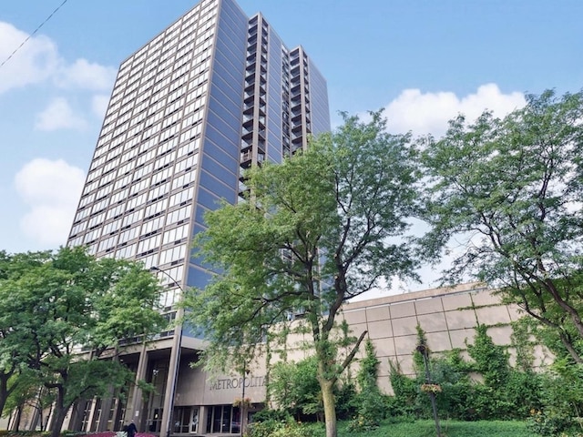 5320 N Sheridan Rd Unit 2209, Chicago, IL 60640 - view of building exterior
