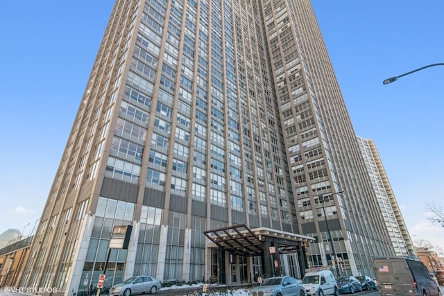 655 W Irving Park Rd Unit 3413, Chicago, IL 60613 - view of building exterior