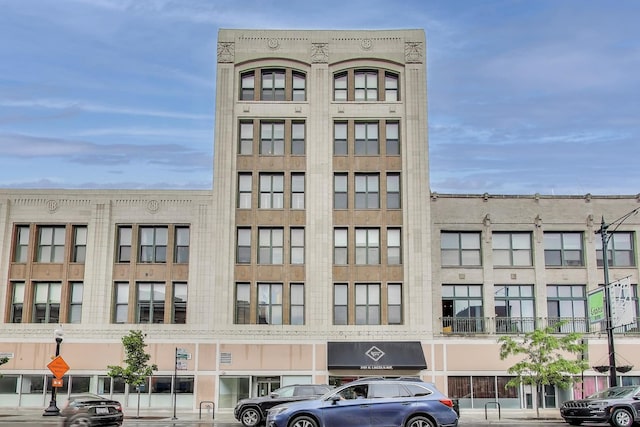 3151 N Lincoln Ave Unit 204, Chicago, IL 60657 - view of apartment building / complex