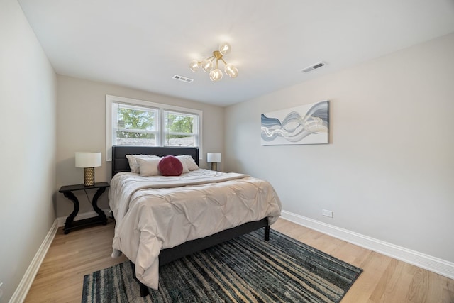 791 N Michigan St, Elmhurst, IL 60126 - bedroom featuring light wood-style floors and baseboards