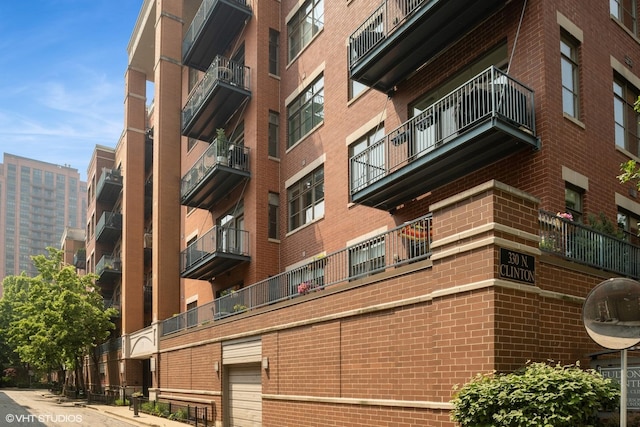 330 N Clinton St Unit 303, Chicago, IL 60661 - view of apartment building / complex