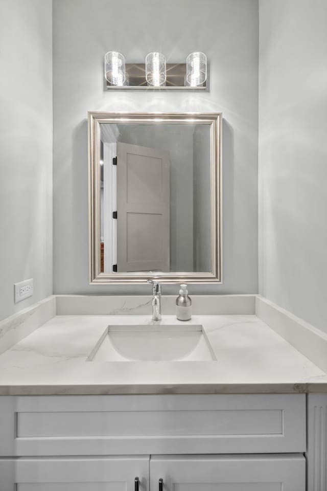 6336 S Kimbark Ave, Chicago, IL 60637 - bathroom with vanity