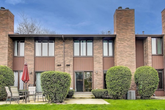 1226 Beau Dr, Park Ridge, IL 60068 - view of property with central AC