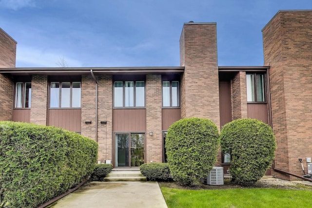 1226 Beau Dr, Park Ridge, IL 60068 - view of property featuring central AC unit
