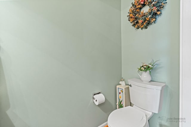 7 Farmington Ct, Lake In The Hills, IL 60156 - bathroom with toilet