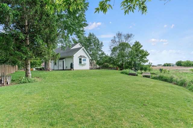 7 Farmington Ct, Lake In The Hills, IL 60156 - view of yard
