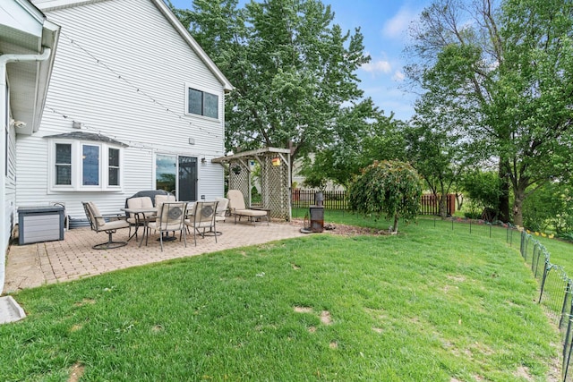7 Farmington Ct, Lake In The Hills, IL 60156 - view of yard featuring a patio