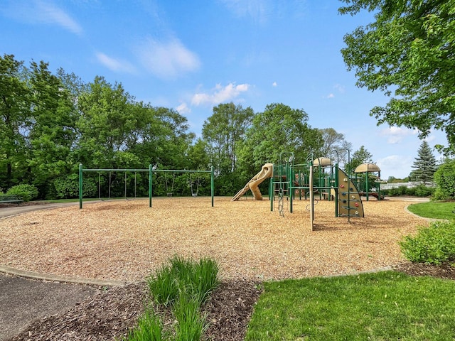 7 Farmington Ct, Lake In The Hills, IL 60156 - view of community play area