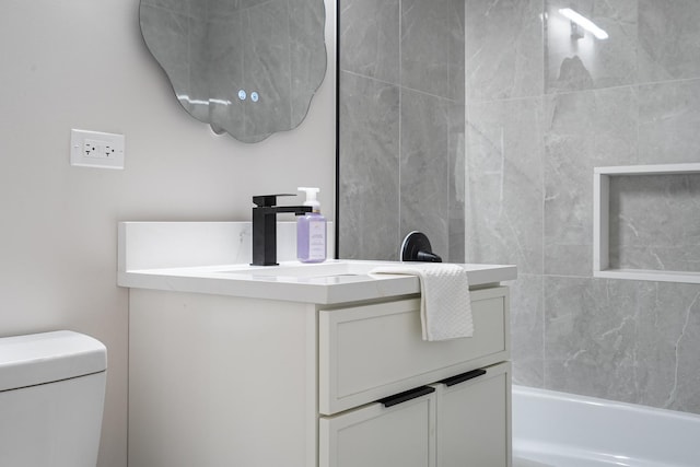 33 E Cedar St Unit 6B, Chicago, IL 60611 - full bath featuring vanity, toilet, and bathing tub / shower combination
