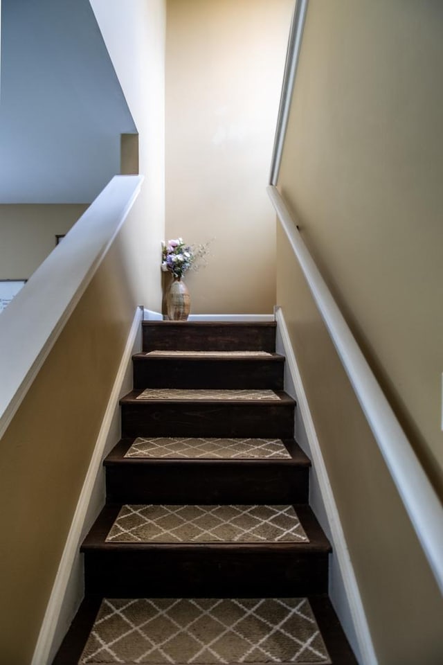 1024 Lakestone Ln, Aurora, IL 60504 - view of staircase