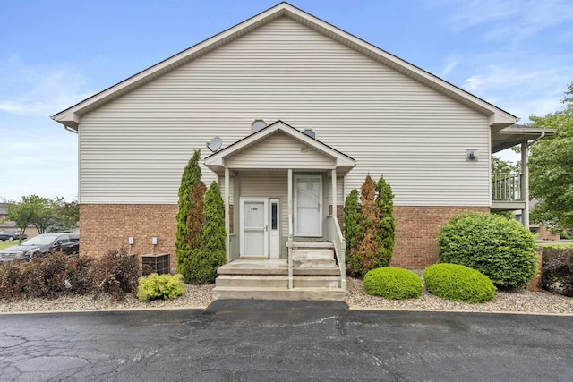 9810 Parkway Dr None, Unit None, Highland, IN 46322 - view of front of property featuring brick siding