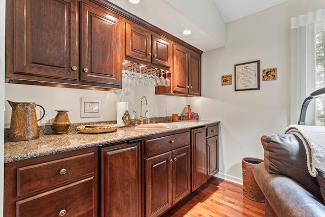 2910 Greystone Pl, Champaign, IL 61822 - indoor wet bar with wood finished floors and baseboards