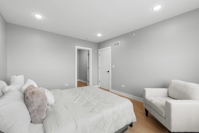 4113 Eberly Ave, Brookfield, IL 60513 - bedroom featuring baseboards, light wood finished floors, and recessed lighting