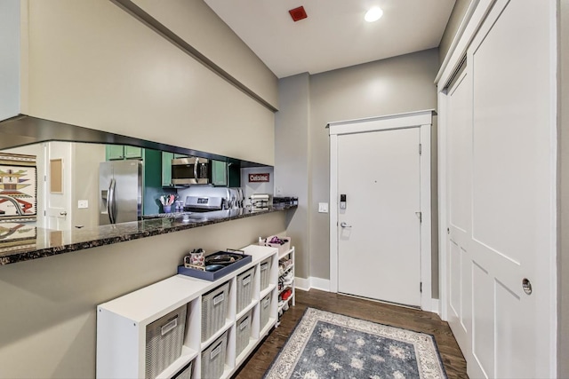 888 S Michigan Ave Unit 601, Chicago, IL 60605 - entrance foyer with dark wood-style flooring and baseboards